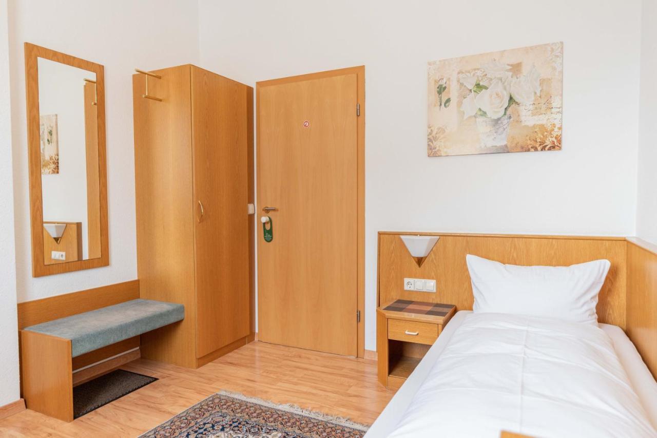 Hotel Am Roemerplatz อูล์ม ภายนอก รูปภาพ