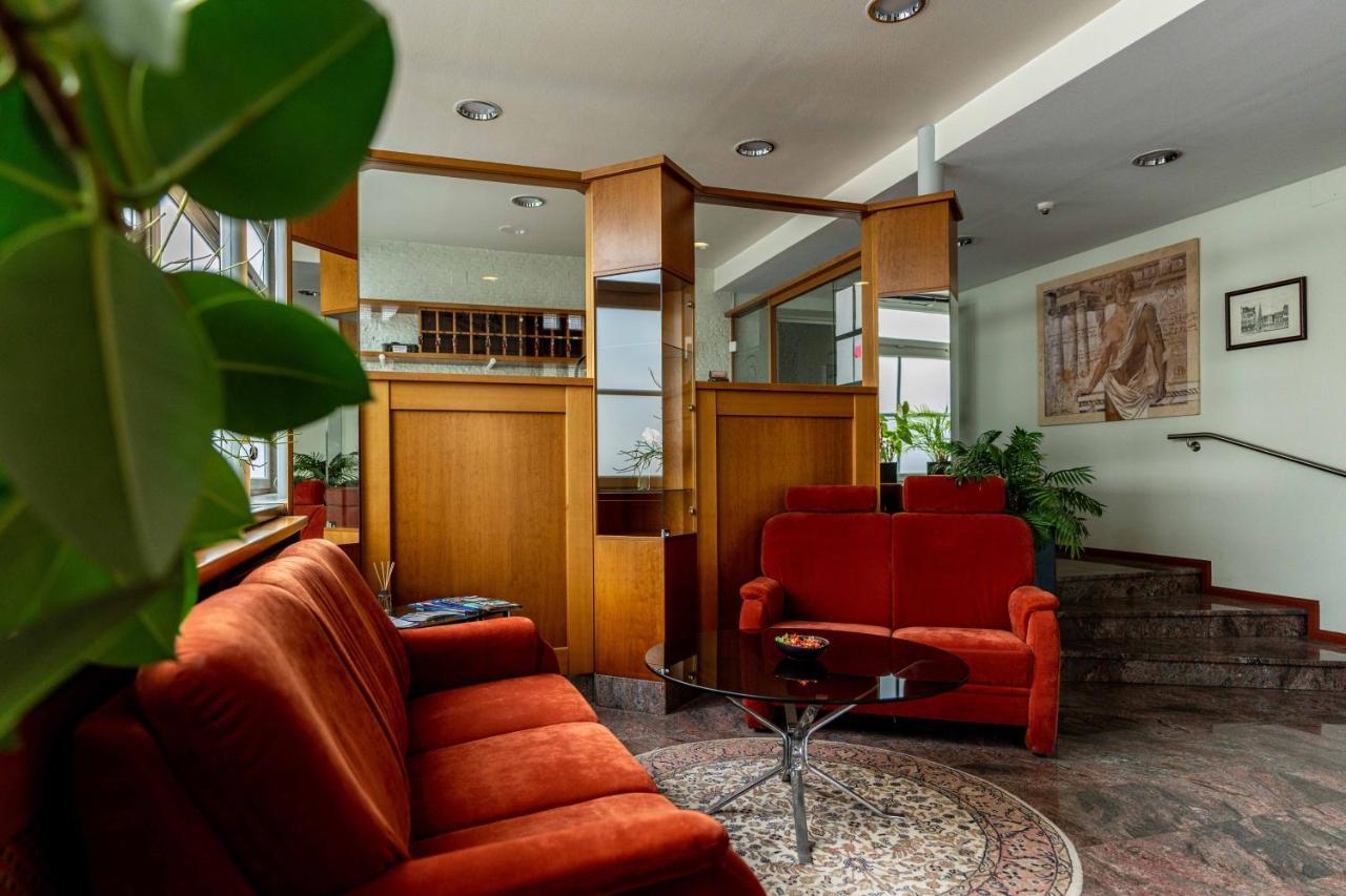 Hotel Am Roemerplatz อูล์ม ภายนอก รูปภาพ