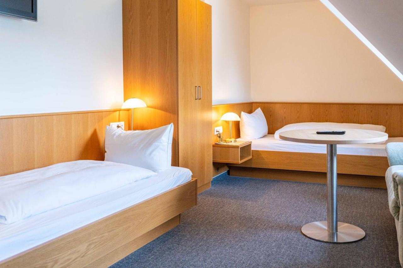 Hotel Am Roemerplatz อูล์ม ภายนอก รูปภาพ