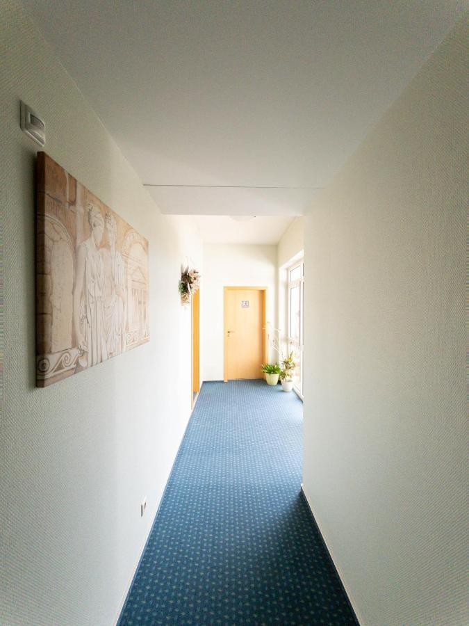 Hotel Am Roemerplatz อูล์ม ภายนอก รูปภาพ