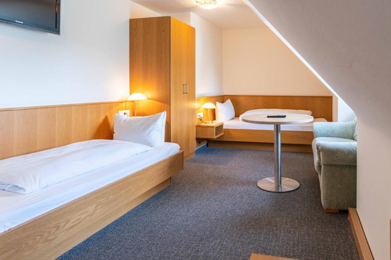 Hotel Am Roemerplatz อูล์ม ภายนอก รูปภาพ