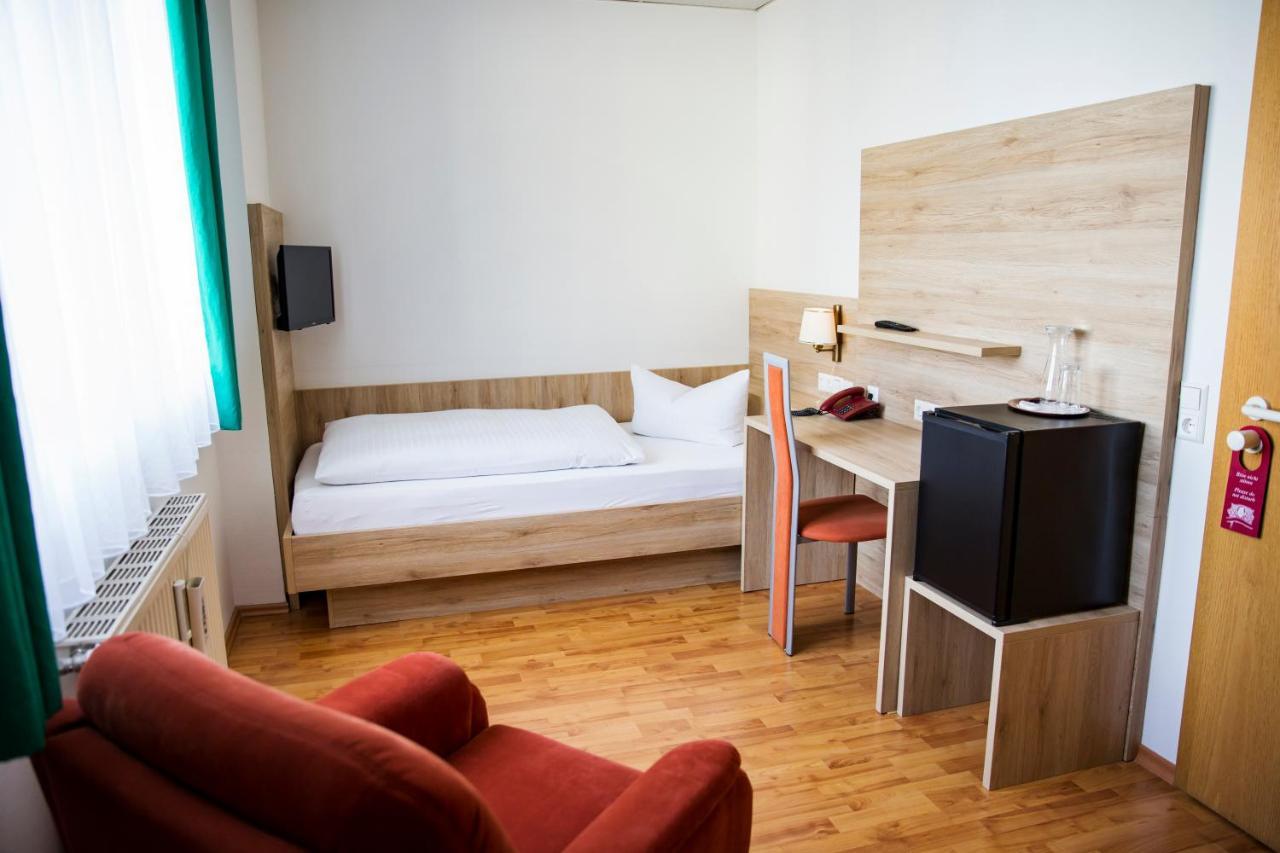Hotel Am Roemerplatz อูล์ม ภายนอก รูปภาพ